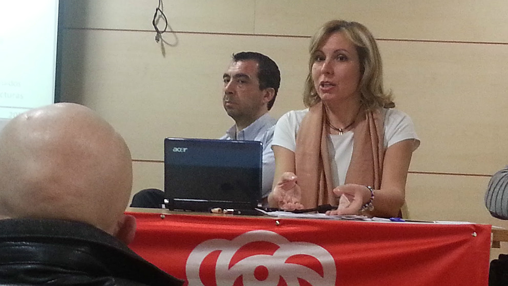 Mónica Melle, durante una charla en la sede socialista del distrito de Salamanca, en Madrid.