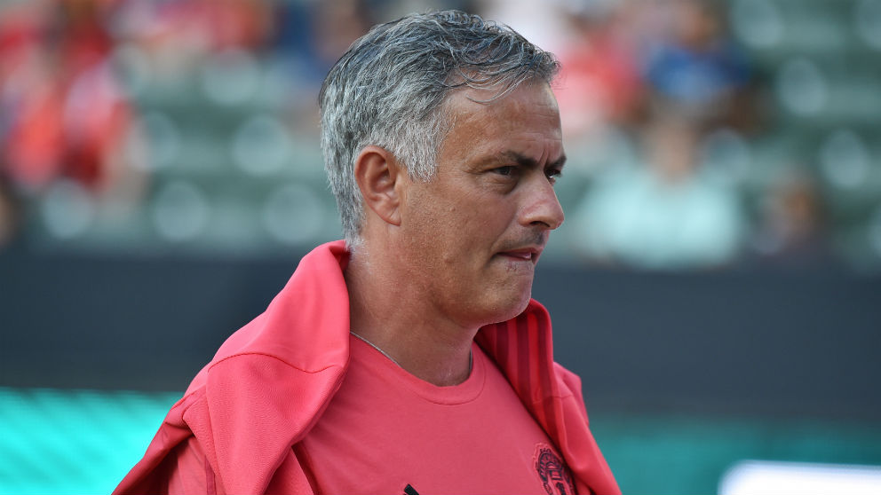 Mourinho durante el partido de la International Champions Cup ante el Liverpool. (AFP)