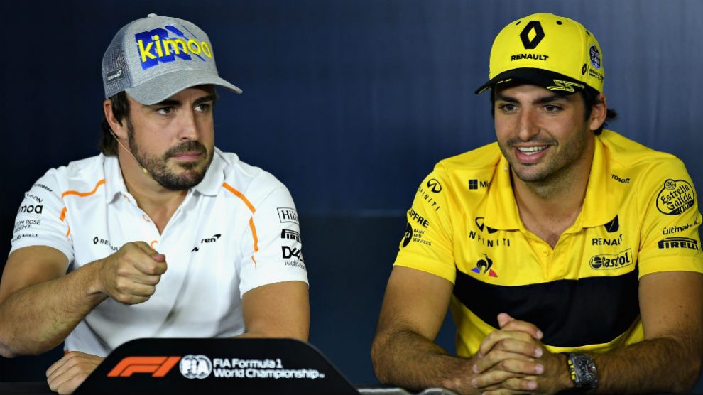 Carlos Sainz y Fernando Alonso comparten una rueda de prensa reciente.