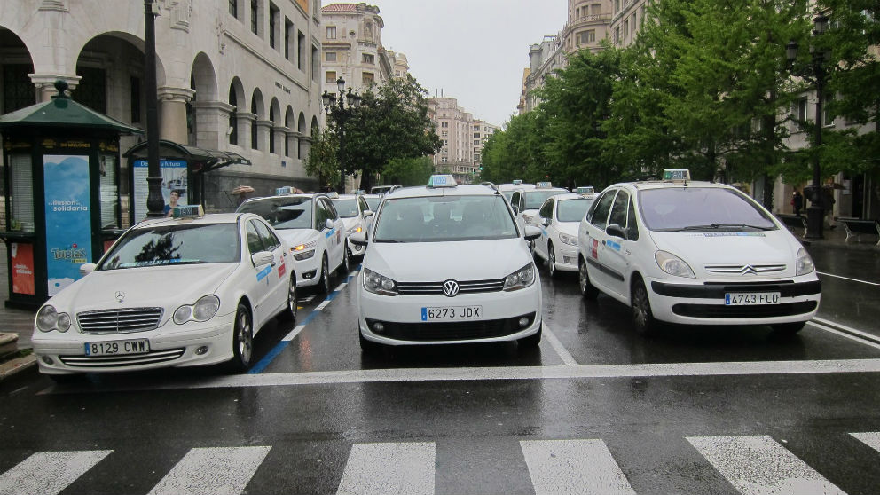 Huelga de taxis en Santander (Foto: EP)