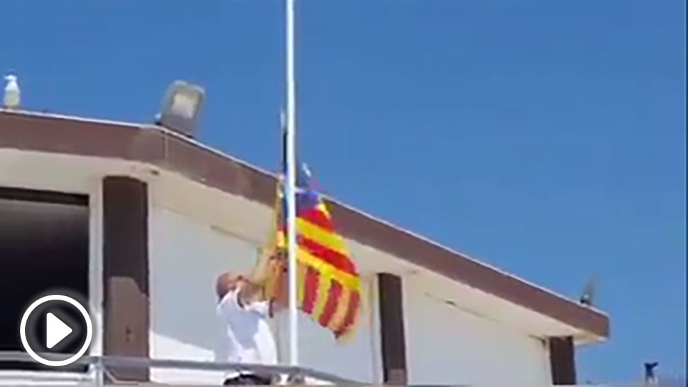 Quitan una estelada de un restaurante de una playa al norte de Italia