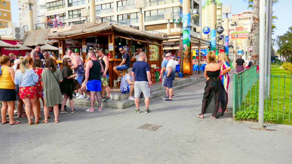 Turistas en Benidorm (Foto: iStock)