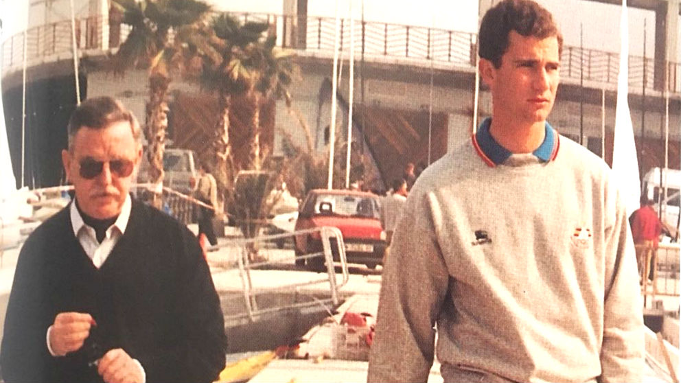 El general Alcina y el entonces Príncipe Felipe en el Puerto de Barcelona en 1992.