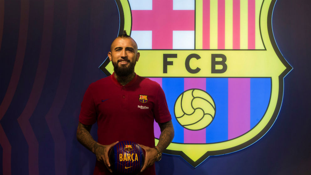 Arturo Vidal, durante su presentación con el Barcelona. (EFE)