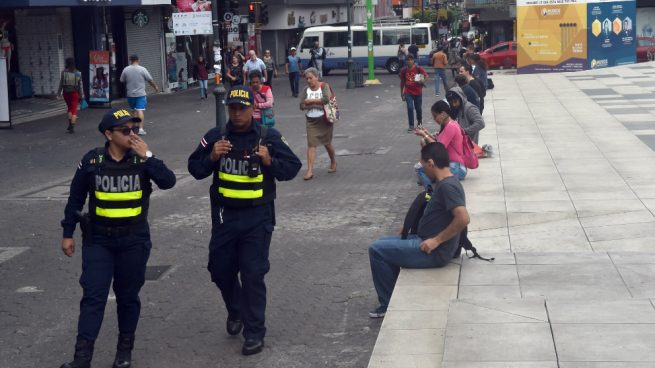 policia costa rica turista espanola