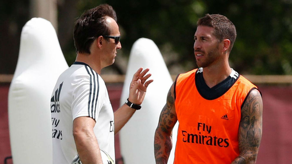 Sergio Ramos y Lopetegui durante un entrenamiento. (Realmadrid.com)