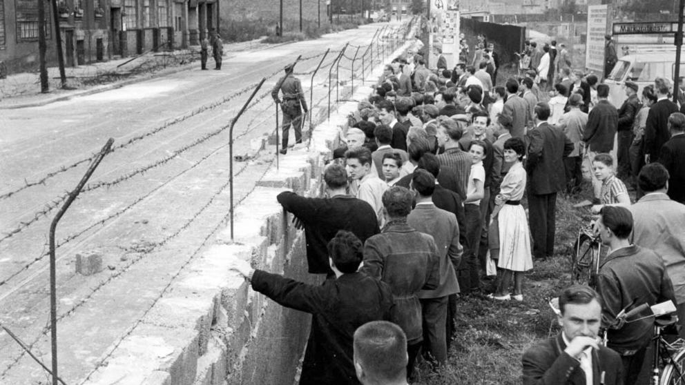 El muro de Berlín comenzó a construirse un 13 de agosto de 1961 y finalizó sus obras al día siguiente | Efemérides del 13 de agosto de 2018.