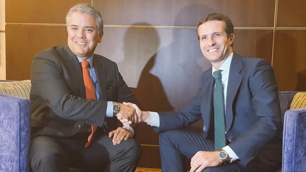 Pablo Casado reunido con el nuevo presidente de Colombia, Iván Duque. Foto: Twitter