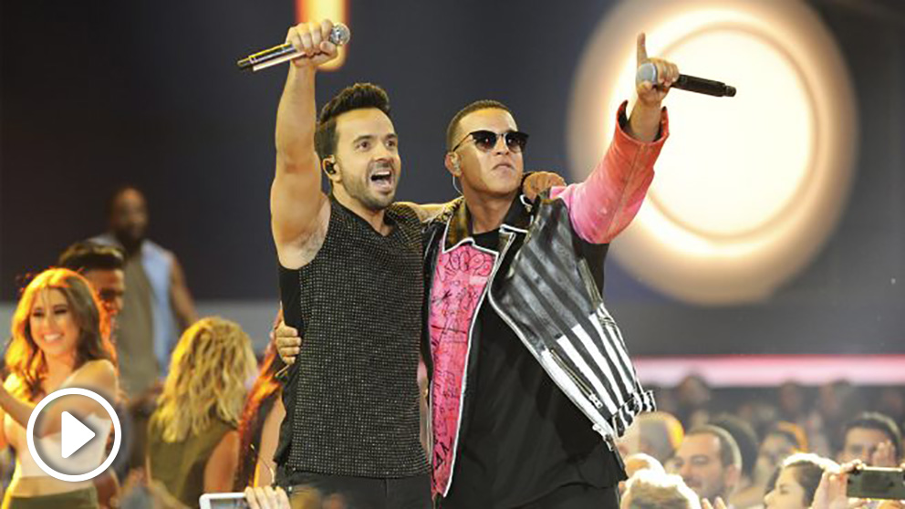Luis Fonsi y Daddy Yankee. (Foto: AFP)
