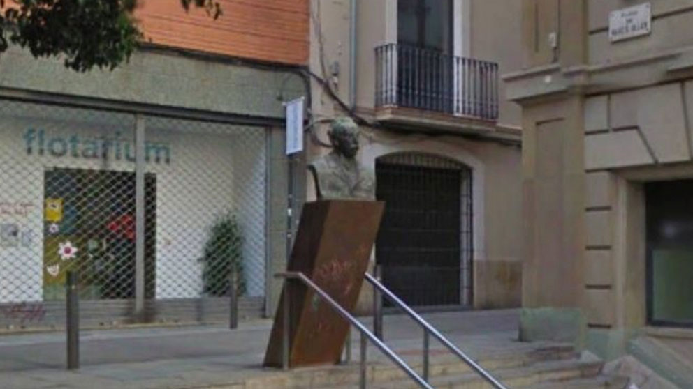 El busto del Narcís Oller en la plaza del barrio barcelonés de Gràcia. Foto: Metropoli Abierta