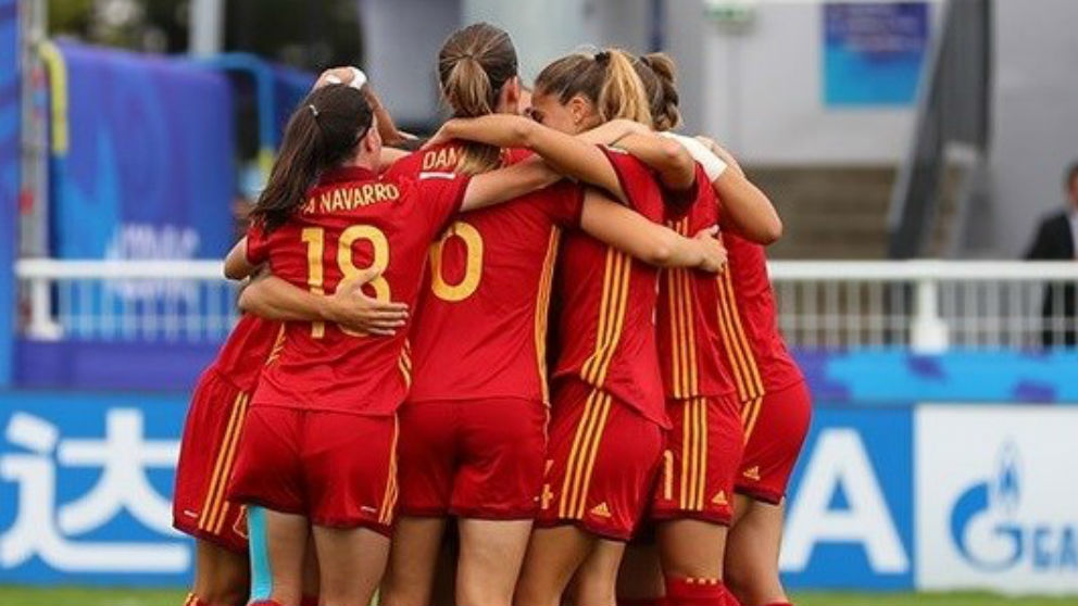 Las jugadores de la Selección Sub 20 celebran un gol.