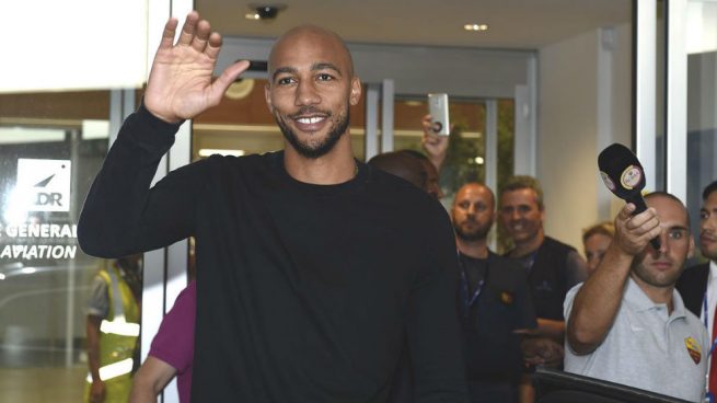 Nzonzi aterriza en Roma y su salida del Sevilla es inminente