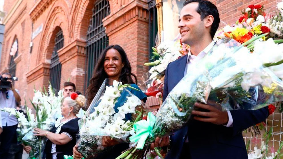 Begoña Villacís e Ignacio Aguado (C’s) durante la ofrenda floral a la Virgen de la Paloma en Madrid. Foto: Europa Press