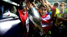 Griezmann celebra la Supercopa de Europa. (Getty)