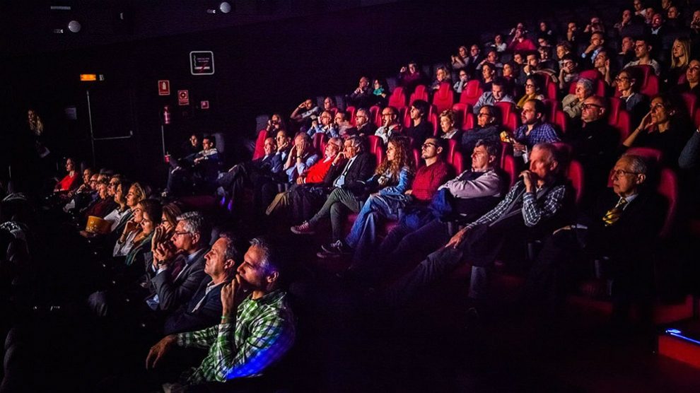 Espectadores en una sala de cine. (EP)