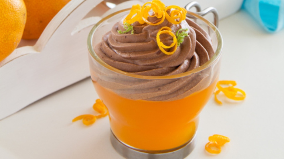Receta de Crema de naranja y pistachos, un postre fácil de preparar