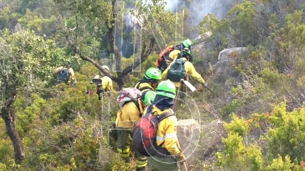 Los servicios de emergencias en el incendio (Foto: EUROPA PRESS).