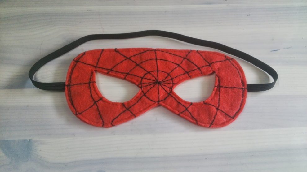 Cómo hacer una máscara de Spiderman casera