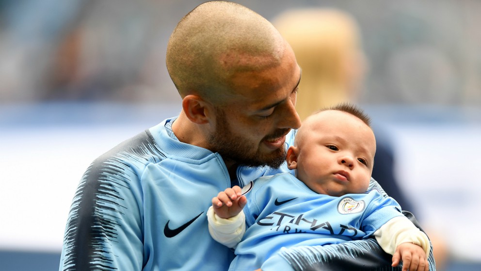 Silva, junto a su hijo Mateo antes del comienzo del partido. (Getty)