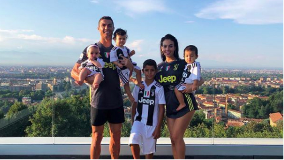 Cristiano ya presume de su «familia bianconera». (Instagram)