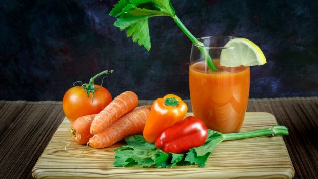 zumo de tomate y zanahoria