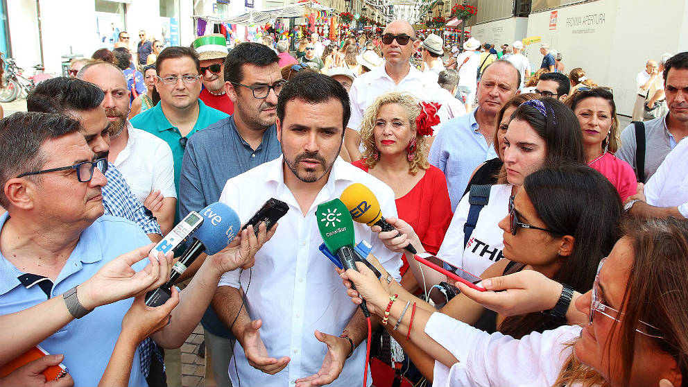 Alberto Garzón, líder de IU, de vacaciones en Málaga. (EP)