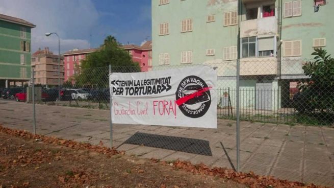 «¡Que se vayan!»: La campaña separatista para echar a la Guardia Civil acosa ya los cuarteles de Baleares