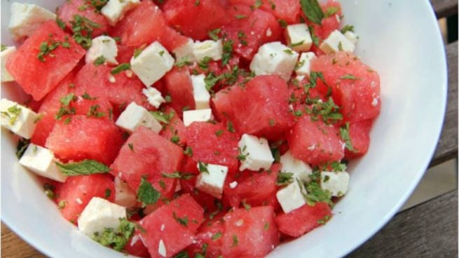 ensalada de sandía, queso y anchoas