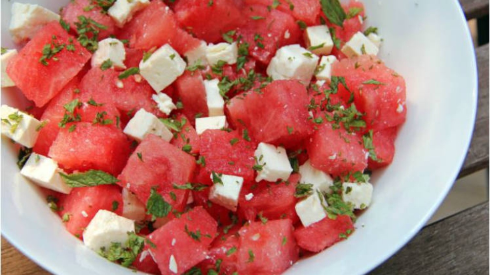Receta de ensalada de sandía, queso y anchoas