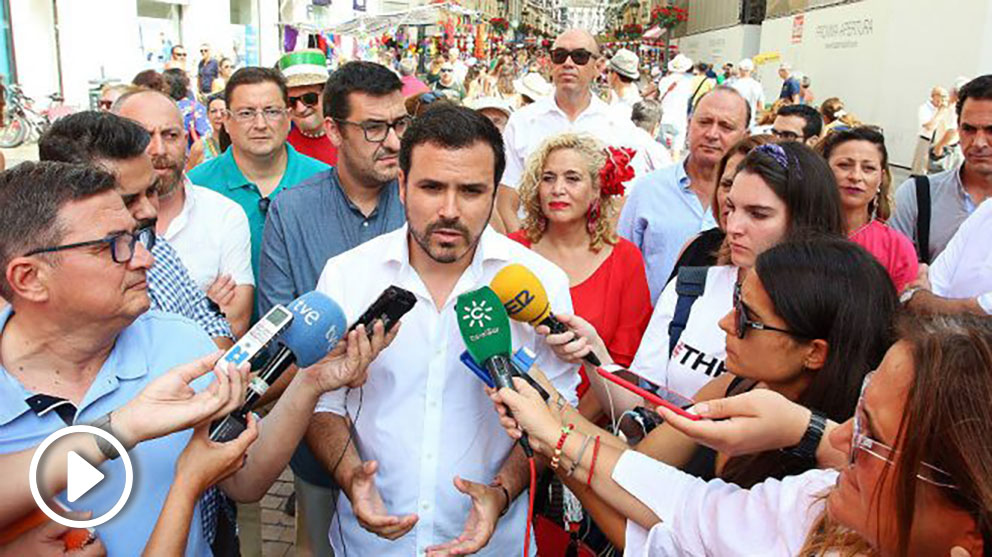 Alberto Garzón, líder de IU, de vacaciones en Málaga. (EP)