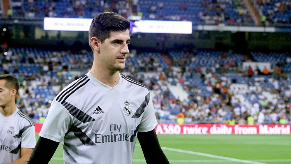 Courtois, en el calentamiento del Real Madrid-Getafe. (Foto: Enrique Falcón)