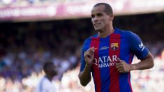 Rivaldo, durante un partido con los veteranos del Barcelona. (Getty)
