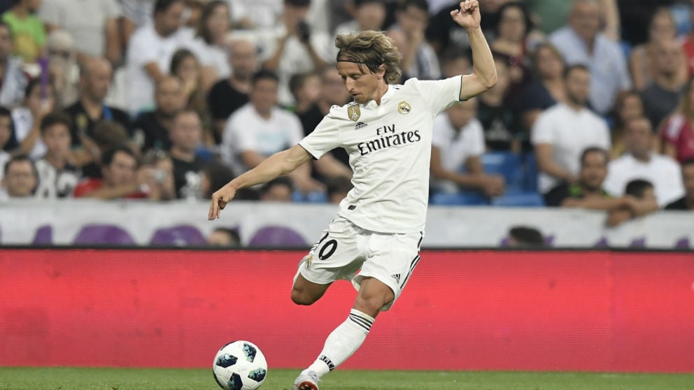 Luka Modric, en un partido en el Bernabéu. (AFP)