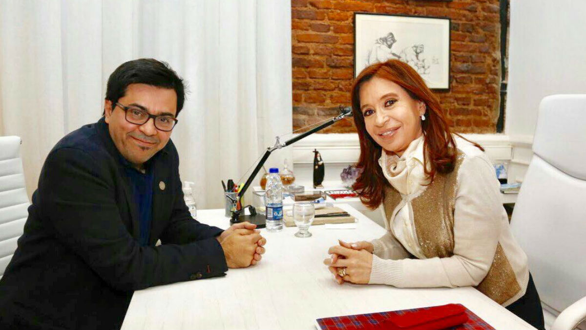 Pisarello en su reunión con Fernández de Kirchner