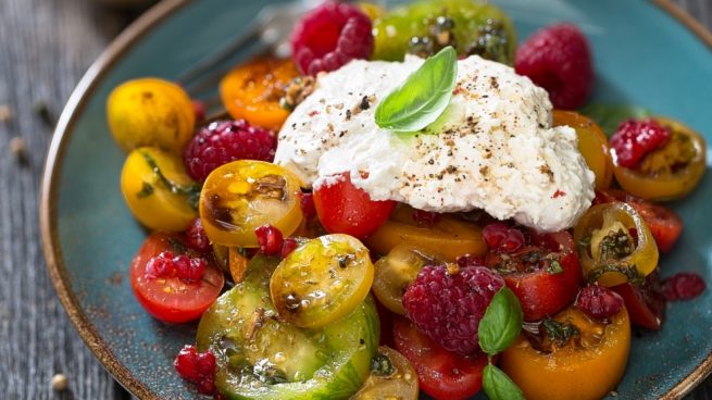 ensalada de tomate y burrata