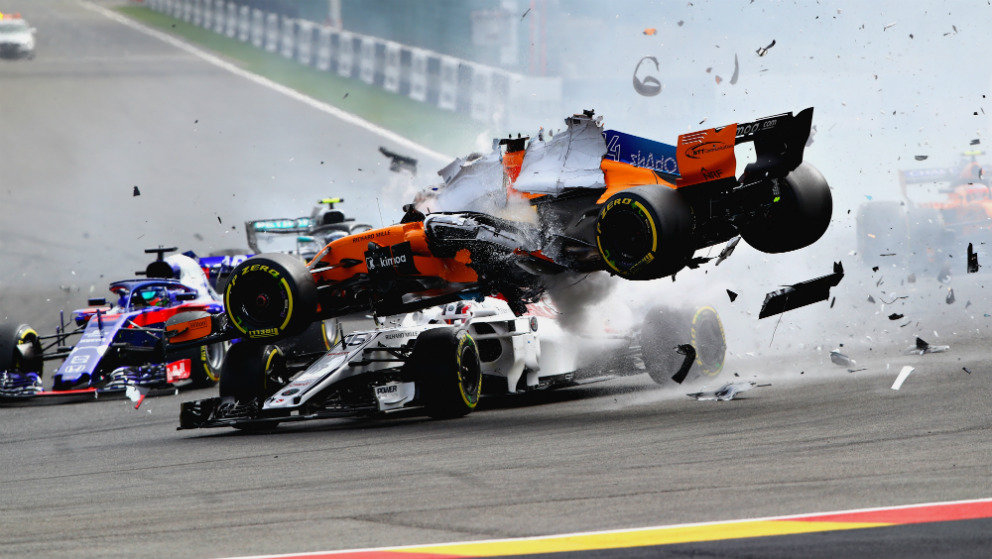 Alonso sufrió un espectacular accidente en el GP de Bélgica de Fórmula 1.