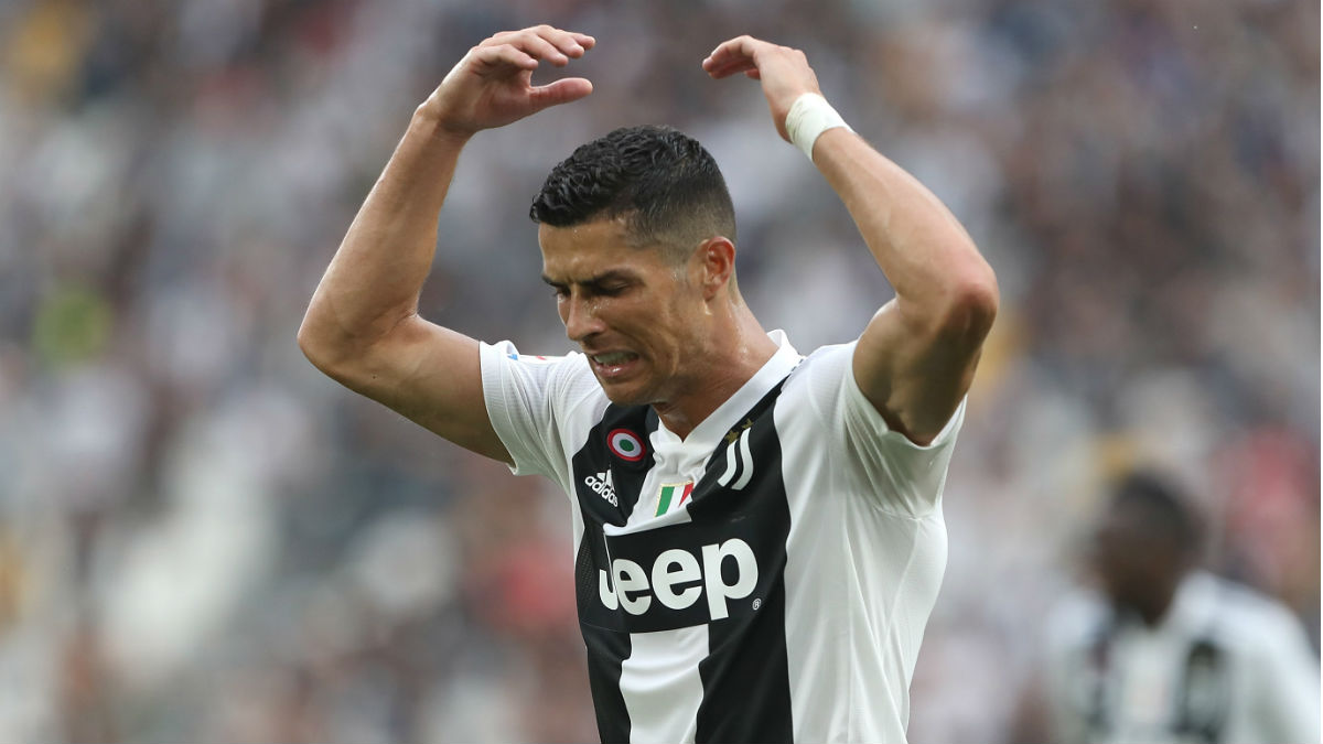 Cristiano Ronaldo se lamenta durante el partido entre la Juventus y la Lazio (Getty).