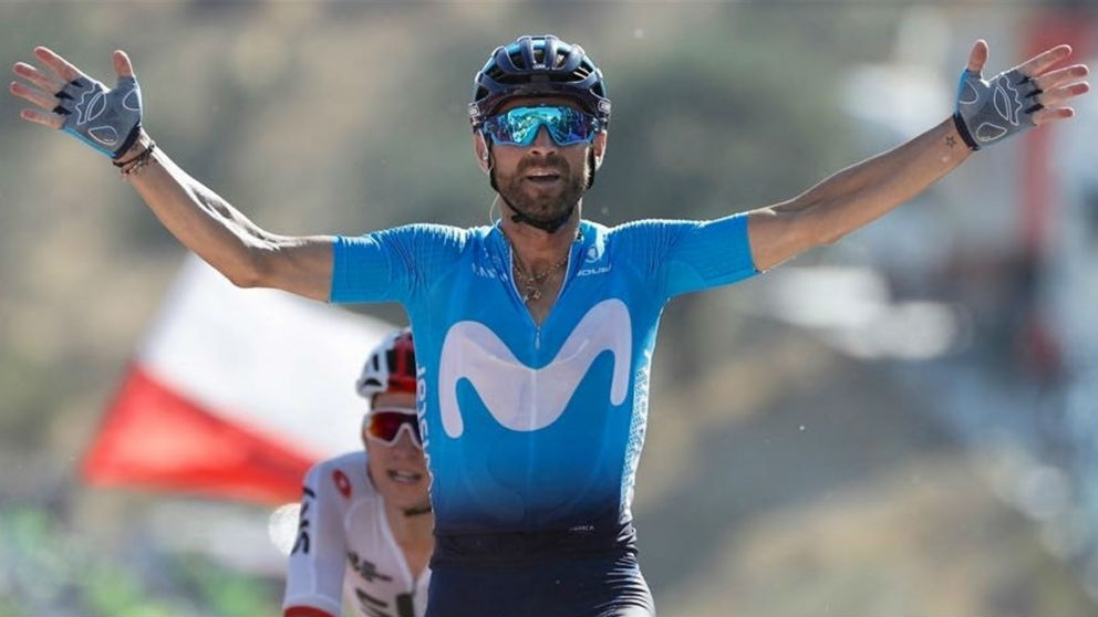 Valverde celebra su victoria en Caminito del Rey.