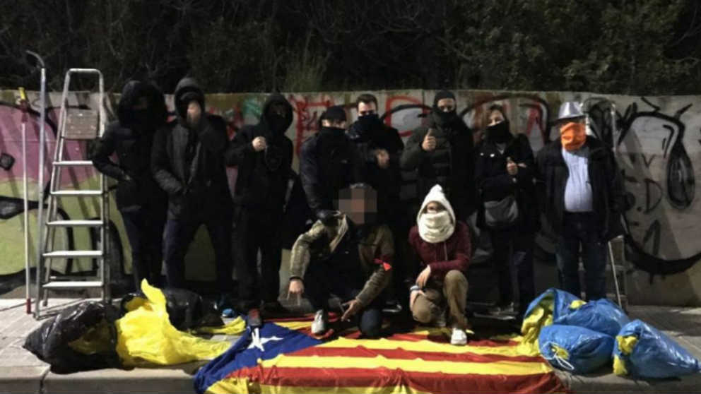 Una operación de limpieza de símbolos golpistas en Cataluña