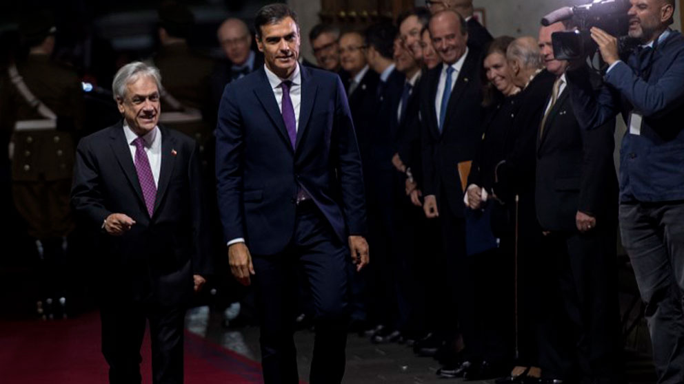 El Presidente de Chile recibe a Pedro Sánchez en la primera parada de su gira por latinoamérica. Foto: AFP