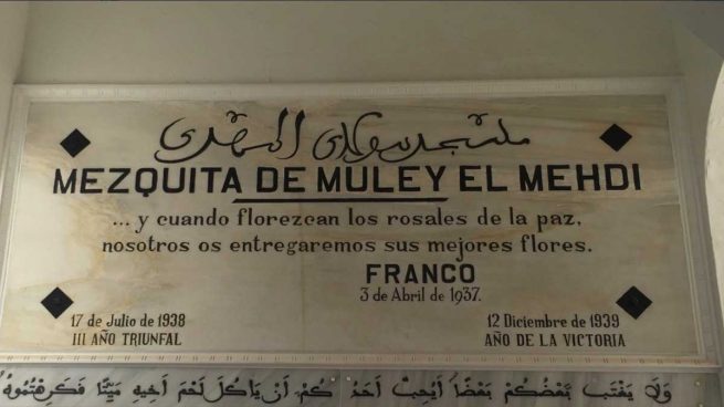 Placa de Franco en la Mezquita de Muley el Mehdi