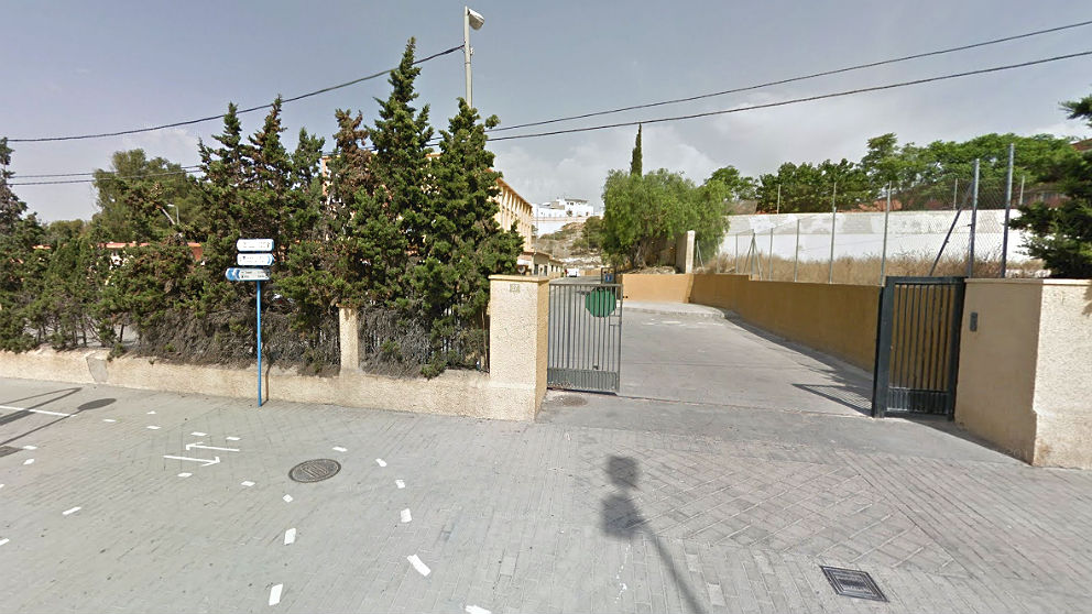 Fachada del albergue municipal de Alicante, donde reside el inmigrante sintecho que protagonizó el suceso.