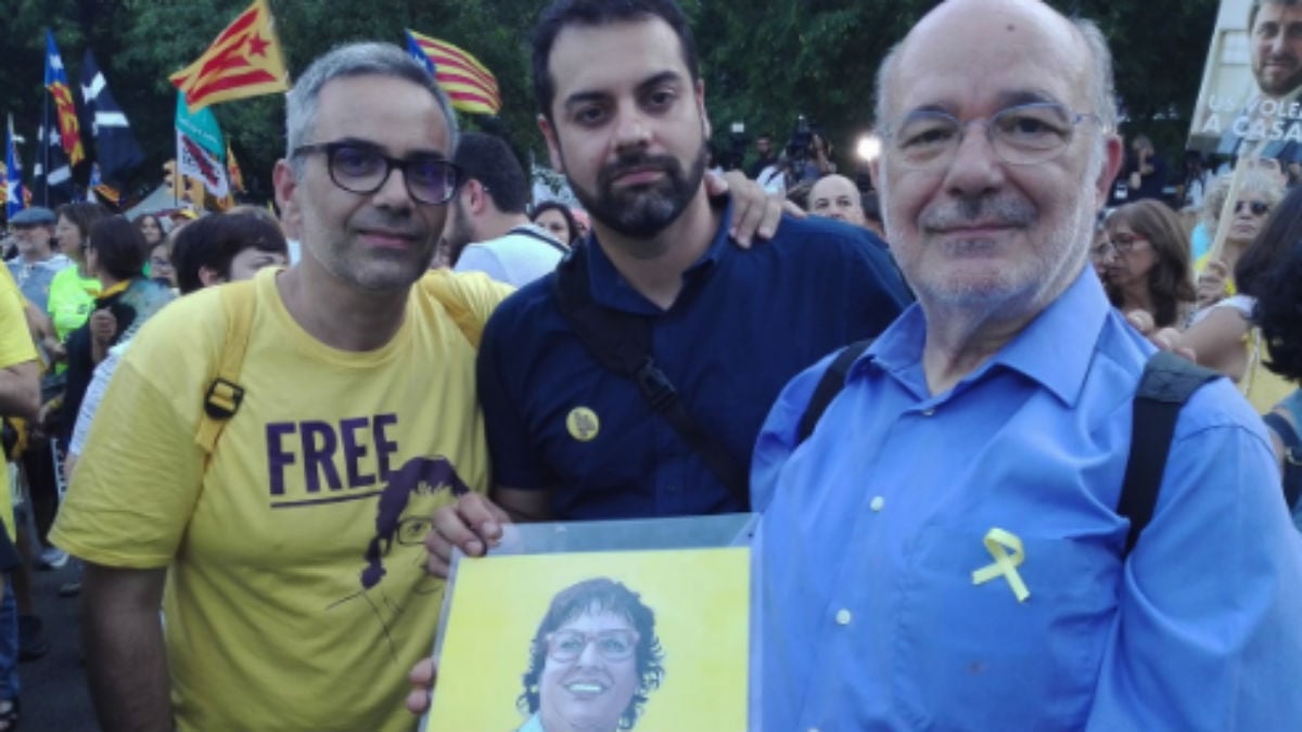 El diputado de ERC Joan Margall (izda.) en una manifestación por los golpistas presos (RRSS).