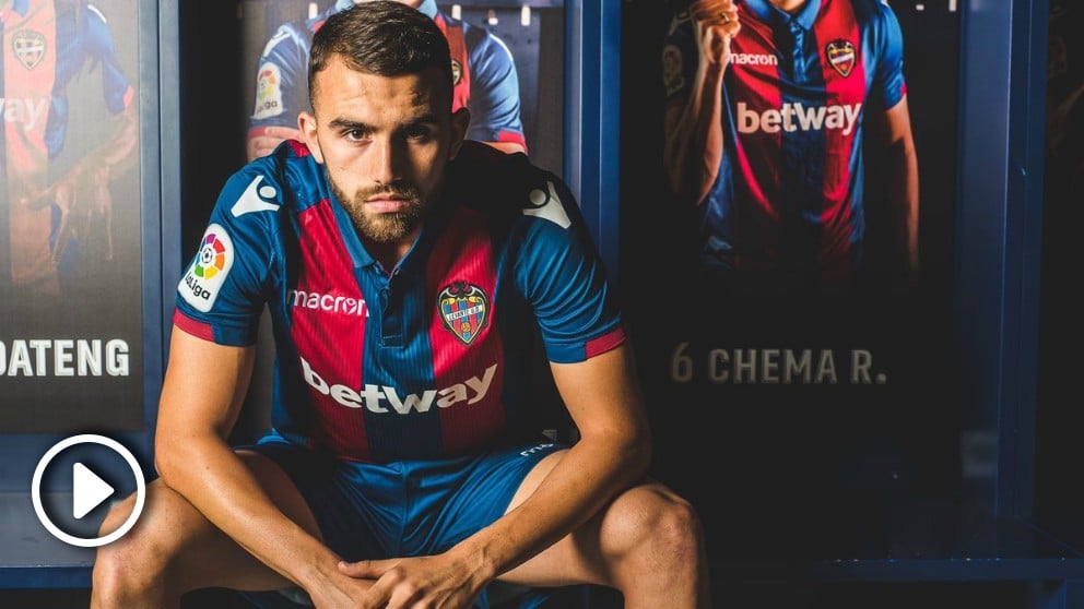 Borja Mayoral, con la camiseta del Levante.