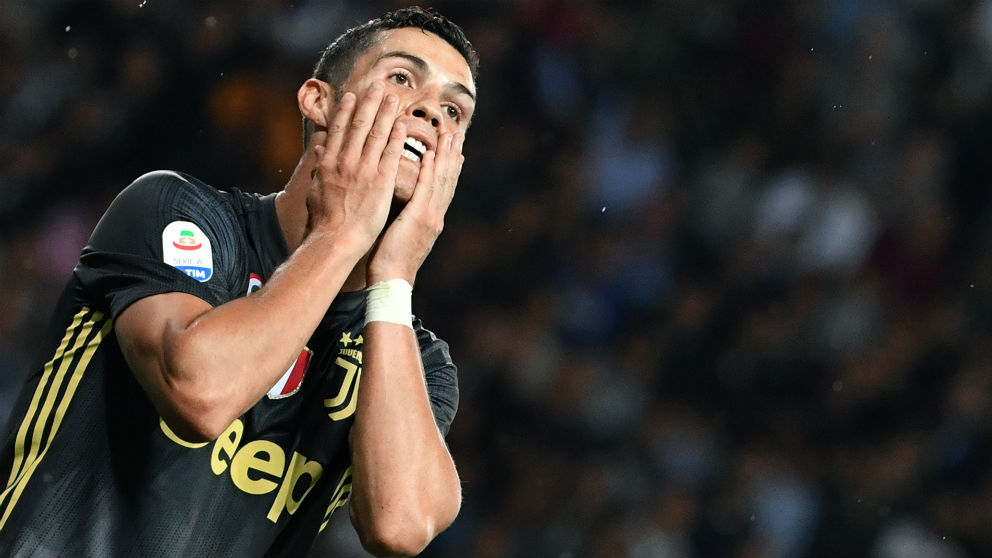 Cristiano se lamenta tras fallar una ocasión ante el Parma. (AFP)