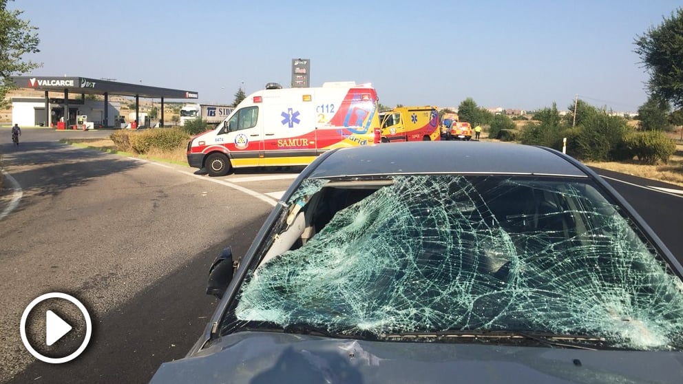 Heridos dos empleados de una gasolinera en Madrid atropellados por un conductor. (Foto: Emergencias Madrid)