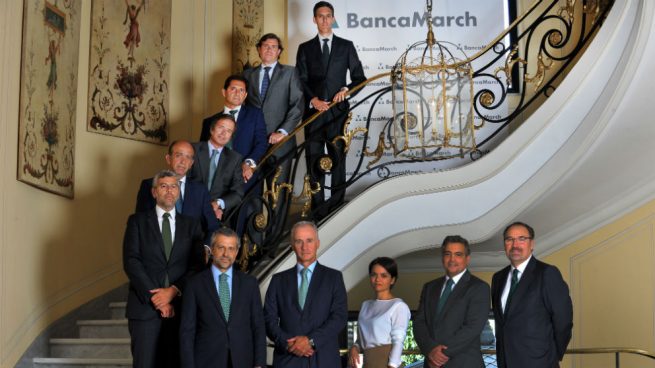 José Manuel Arcenegui, Director General de Banca Corporativa de Banca March (segundo por la derecha), con los miembros de su equipo.