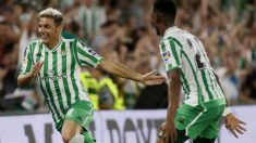 Joaquín celebra su gol al Sevilla