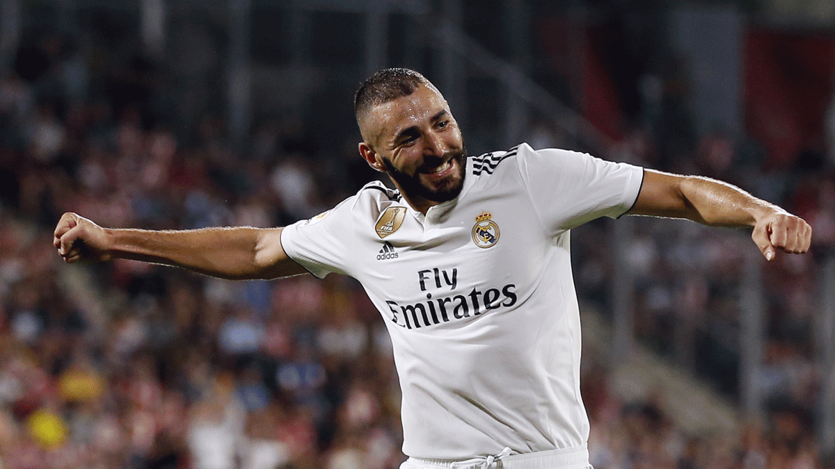 Karim Benzema celebra un gol con el Real Madrid.(AFP)