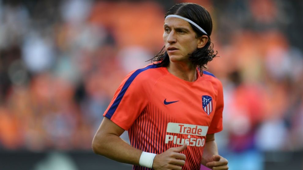 Filipe Luis, durante un calentamiento con el Atlético de Madrid. (Getty)